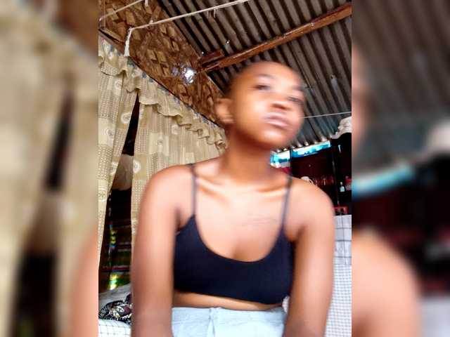 Marie222's BongaCams show and profile