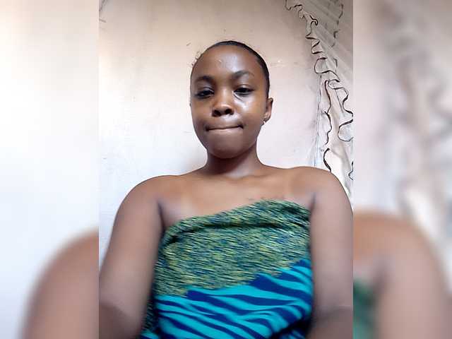 Marie222 – webcam model profile photo