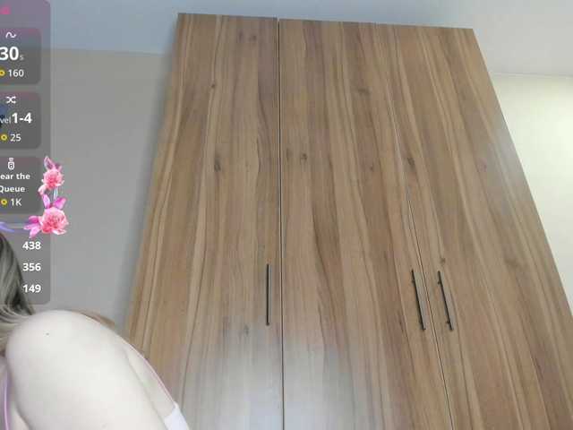 SkyeDavis's BongaCams show and profile