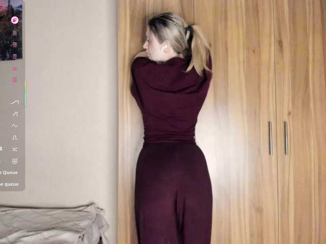 SkyeDavis's BongaCams show and profile