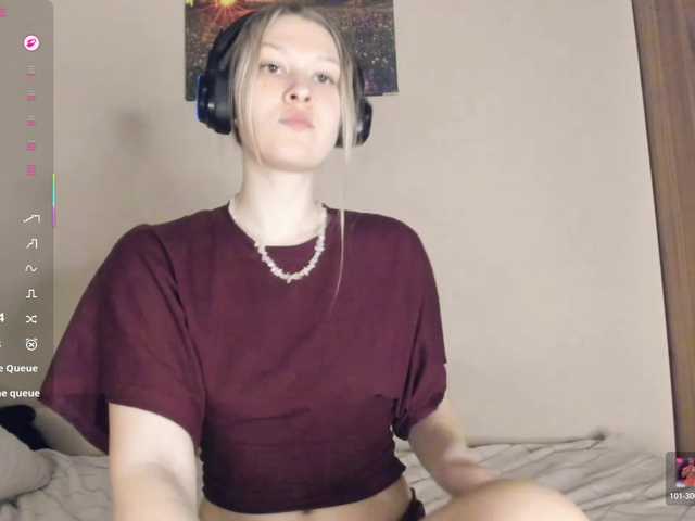 SkyeDavis's BongaCams show and profile