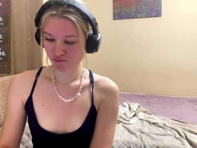 SkyeDavis's BongaCams show and profile
