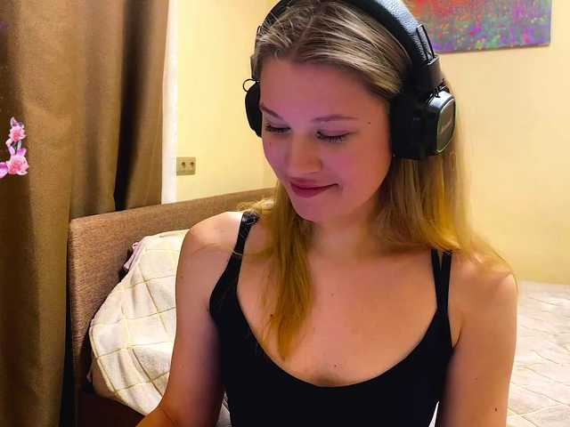 SkyeDavis's BongaCams show and profile
