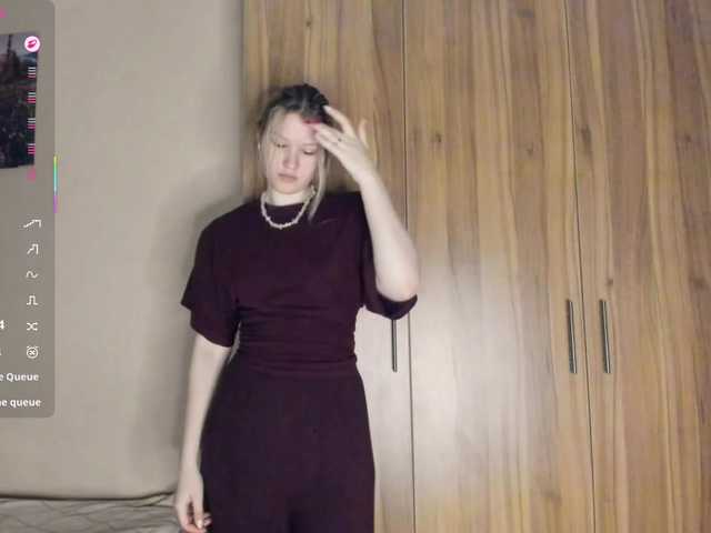 SkyeDavis's BongaCams show and profile