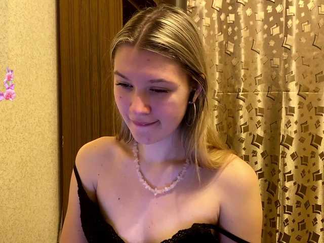 SkyeDavis's BongaCams show and profile