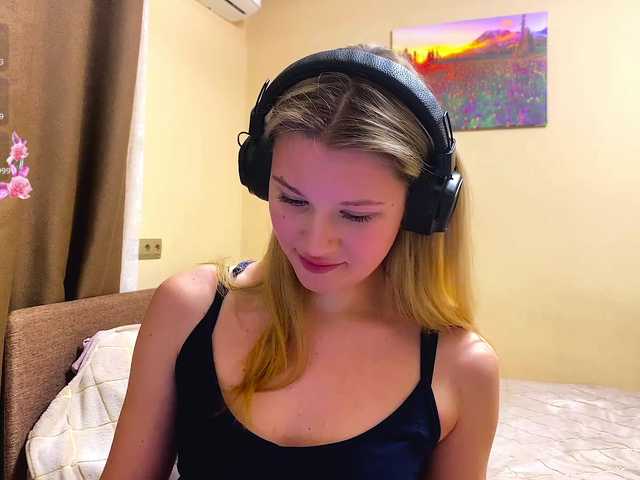 SkyeDavis's BongaCams show and profile