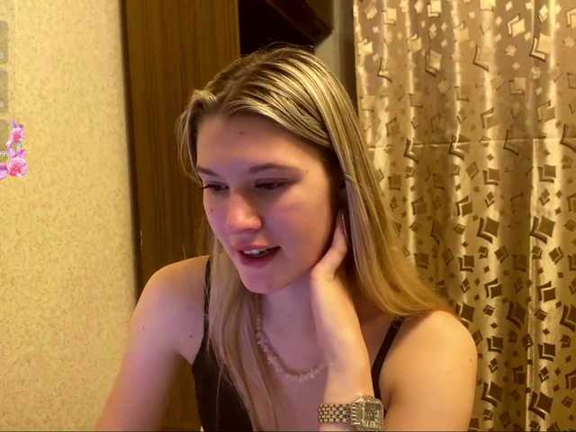 SkyeDavis's BongaCams show and profile