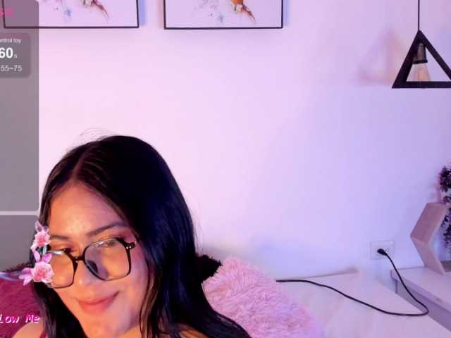 Briana-Goldd's BongaCams show and profile