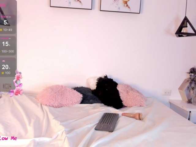 Briana-Goldd's BongaCams show and profile