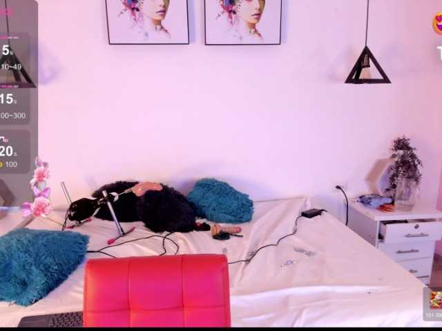 Briana-Goldd's BongaCams show and profile