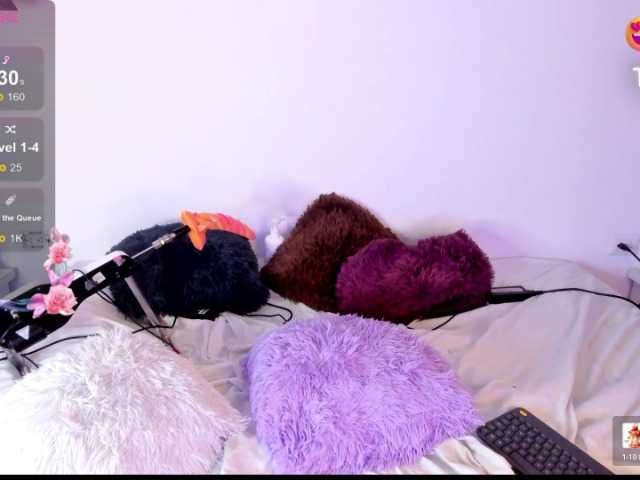 Briana-Goldd's BongaCams show and profile