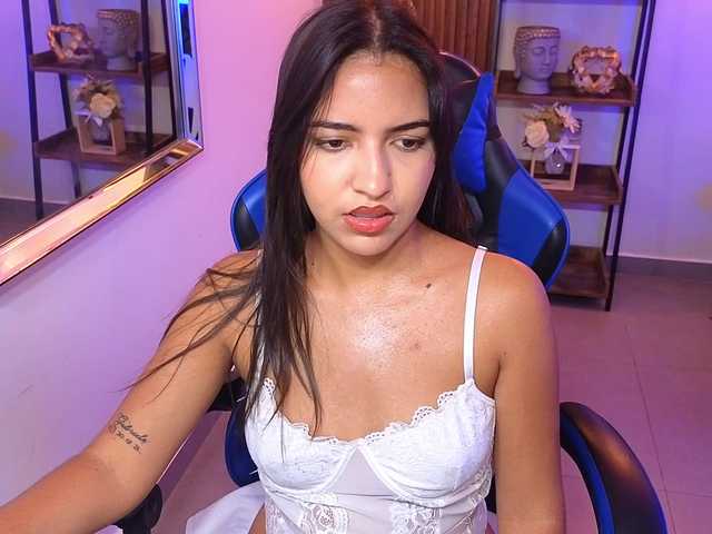 Olivia-Fox's BongaCams show and profile