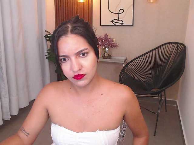 Olivia-Fox's BongaCams show and profile