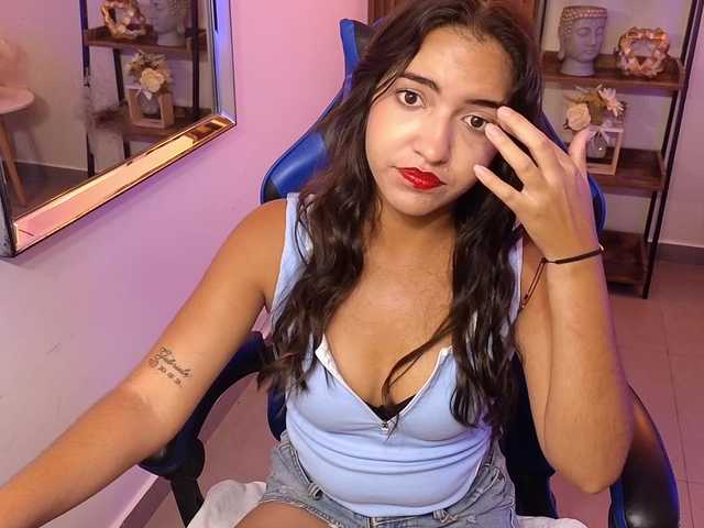 Olivia-Fox's BongaCams show and profile