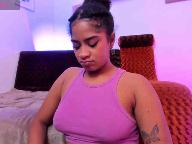 camilafoox7 Live Webcam on BongaCams