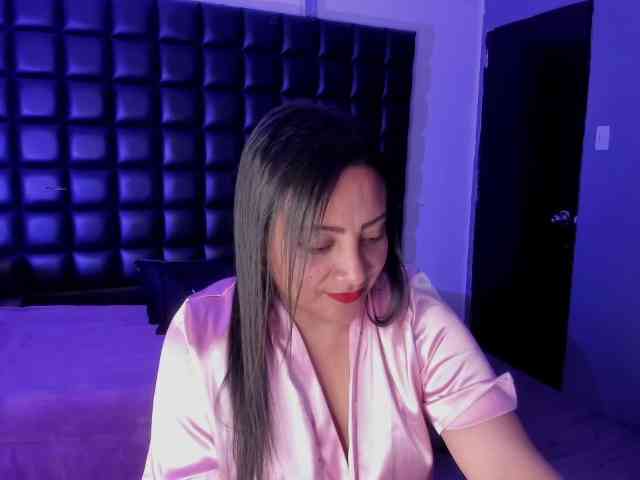 DashaBrunn Live Webcam on BongaCams