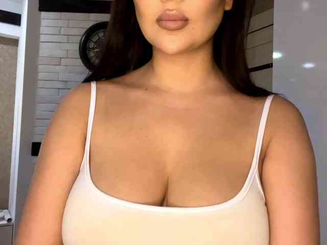 MicaConney Live Webcam on BongaCams