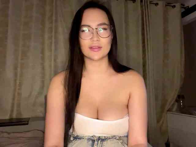 MicaConney Live Webcam on BongaCams