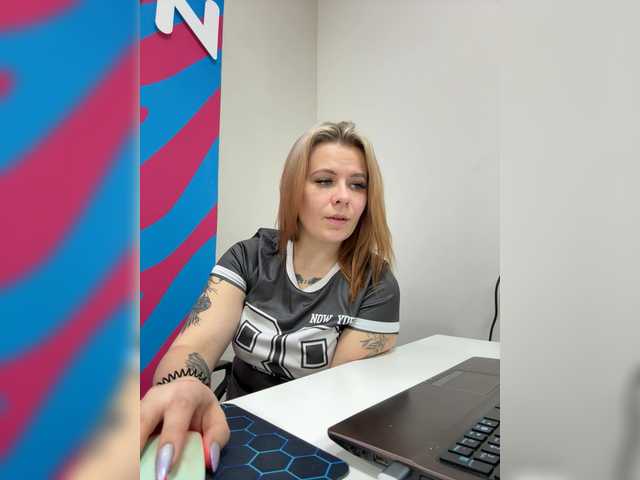 mIrindAcam's BongaCams show and profile