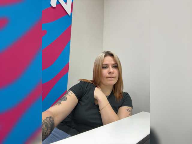 mIrindAcam's BongaCams show and profile