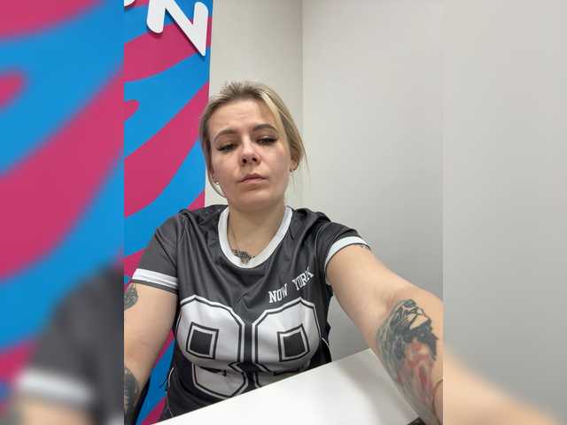 mIrindAcam's BongaCams show and profile