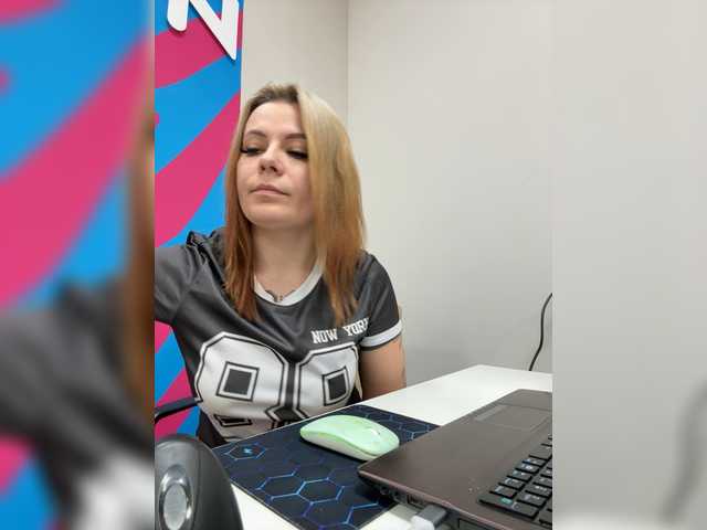 mIrindAcam – webcam model profile photo