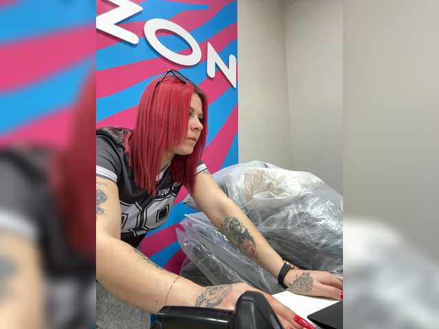 mIrindAcam's BongaCams show and profile