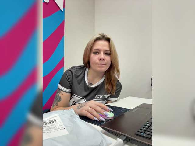 mIrindAcam's BongaCams show and profile