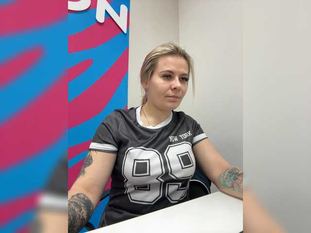 mIrindAcam's BongaCams show and profile