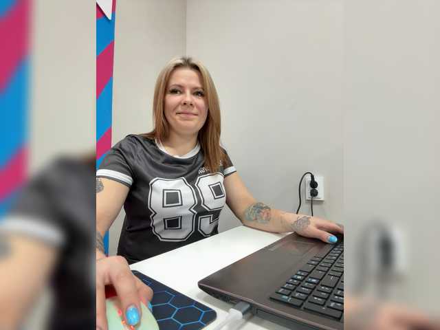 mIrindAcam's BongaCams show and profile