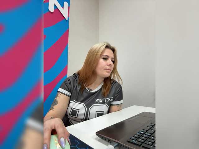 mIrindAcam's BongaCams show and profile