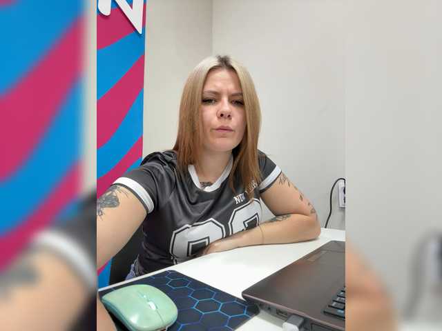 mIrindAcam's BongaCams show and profile