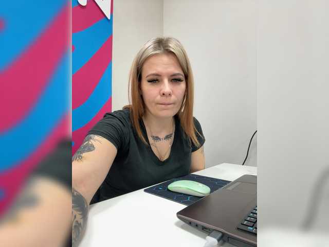 mIrindAcam's BongaCams show and profile
