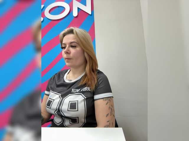 mIrindAcam's BongaCams show and profile