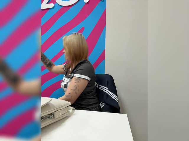 mIrindAcam's BongaCams show and profile