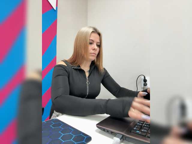 mIrindAcam's BongaCams show and profile