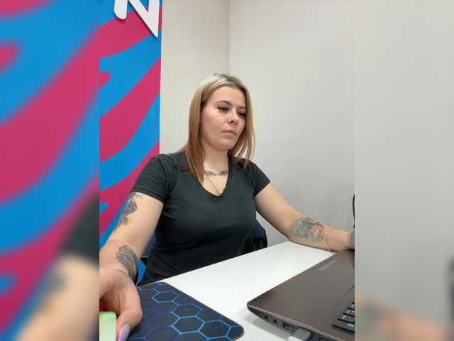 mIrindAcam's BongaCams show and profile