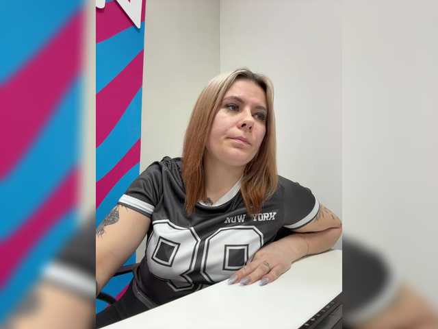 mIrindAcam's BongaCams show and profile