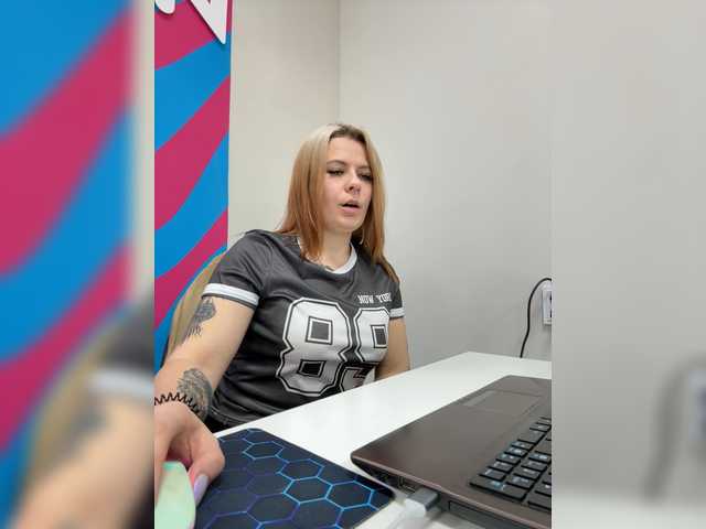 mIrindAcam's BongaCams show and profile