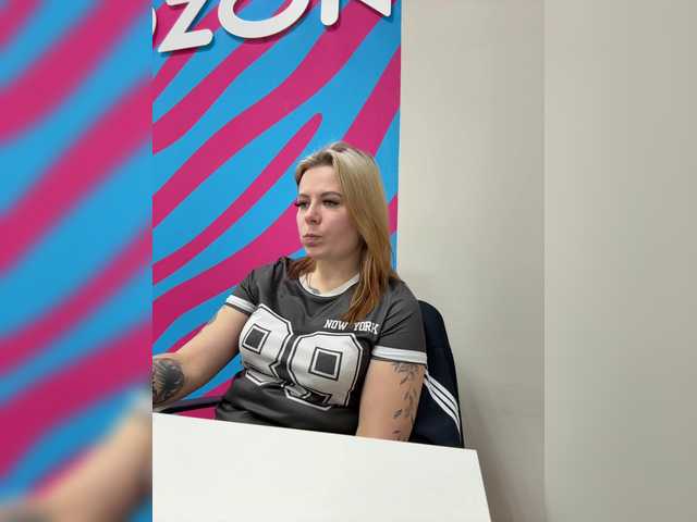 mIrindAcam's BongaCams show and profile