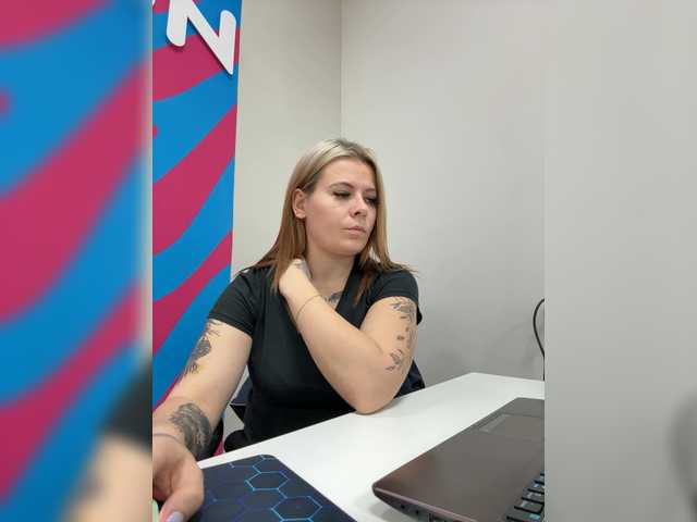 mIrindAcam's BongaCams show and profile