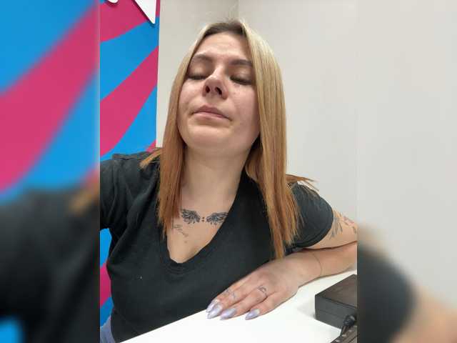 mIrindAcam's BongaCams show and profile