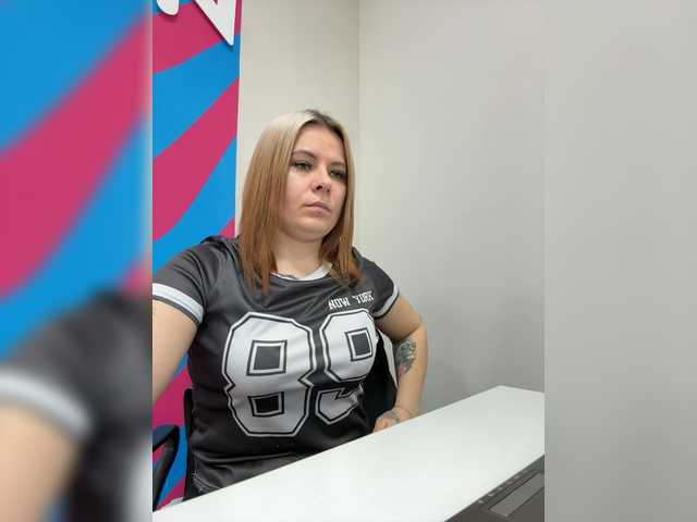 mIrindAcam's BongaCams show and profile