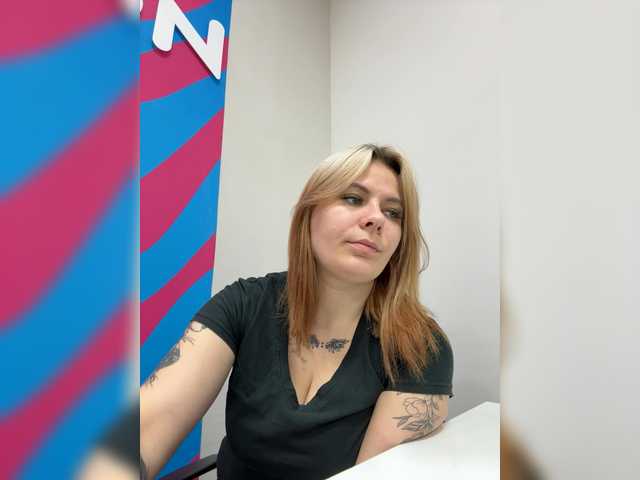 mIrindAcam's BongaCams show and profile