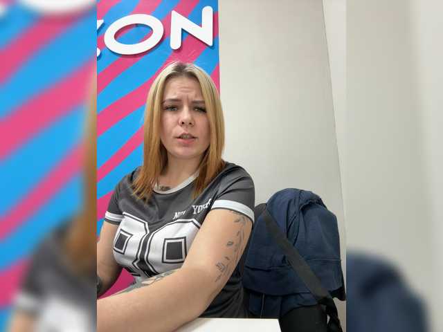 mIrindAcam's BongaCams show and profile