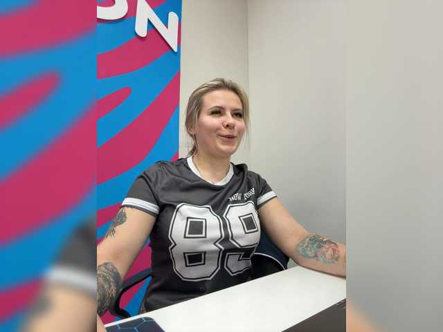 mIrindAcam's BongaCams show and profile