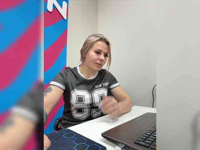 mIrindAcam Live Webcam on BongaCams