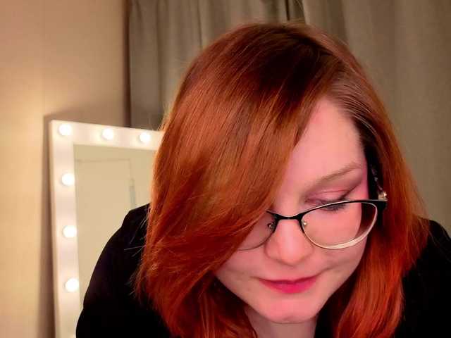 RacieBroom's BongaCams show and profile