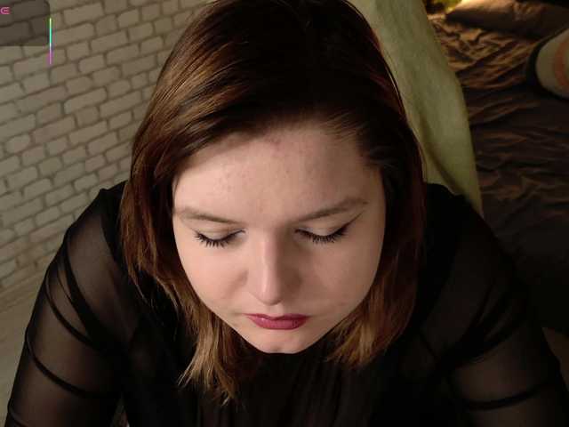 RacieBroom's BongaCams show and profile