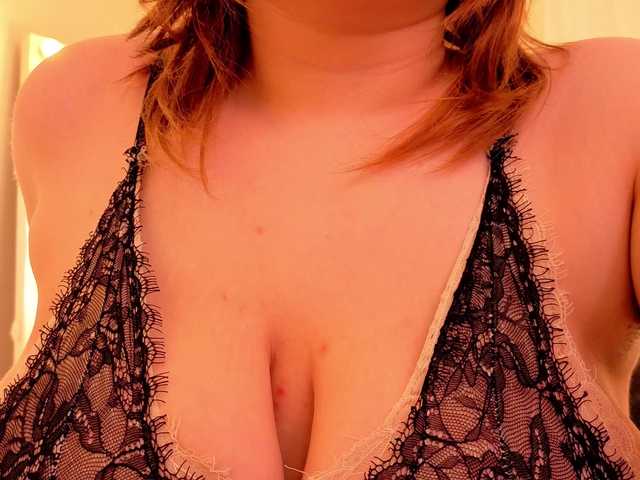 RacieBroom's BongaCams show and profile